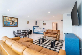 The Purple Pelican Beachfront with Ocean Balcony Unit 3